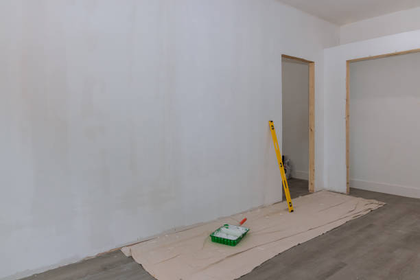 Best Biohazard Mold Removal  in Flora, MS